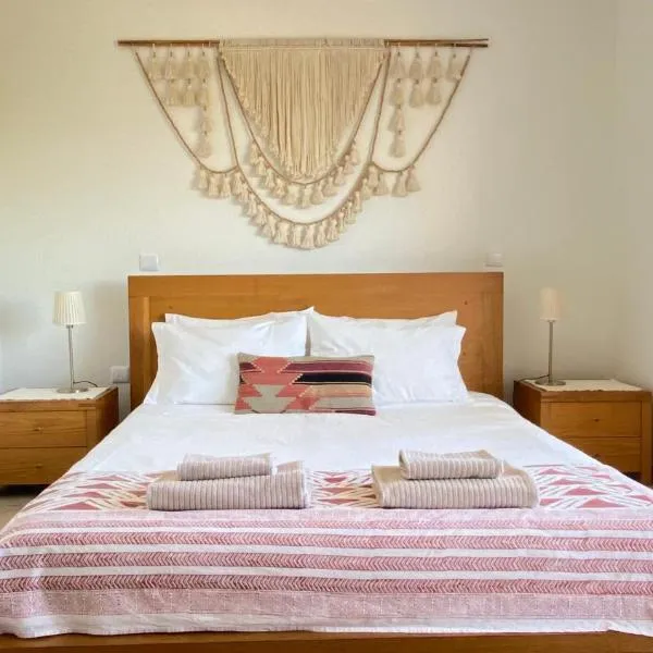 Casa Lua Guesthouse, hotel in Burgau