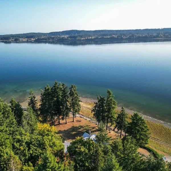 Buckley Bay Beach House, hotel in Courtenay