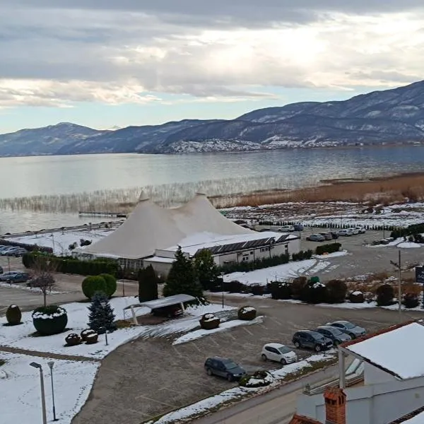 Nice Lake view Apartment, hotel v destinaci Struga