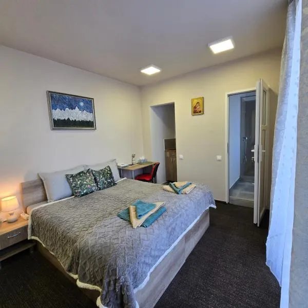 MA DONNA rooms, hotel in Floreşti