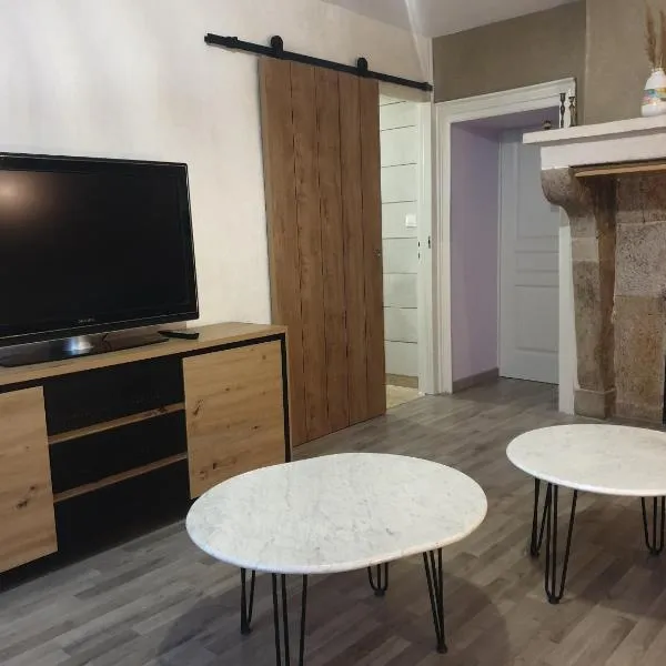 chez Émile côté face maison entière, 3 chambres, 2 salles de bains,jardin et terrasse, отель в городе Humes