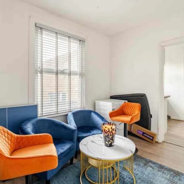 Private Room in Uxbridge near Heathrow, hotel in Uxbridge