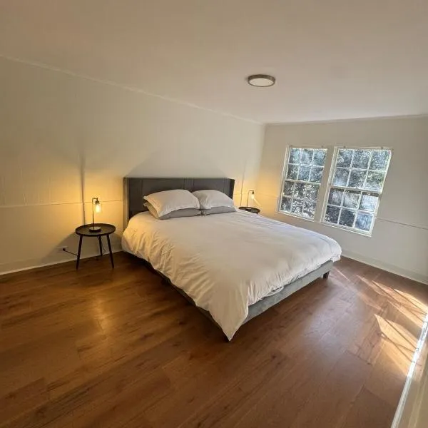 Creekside Cabin 2 - 5 Mins from LaTECH and Sports Complex, hotel in Ruston
