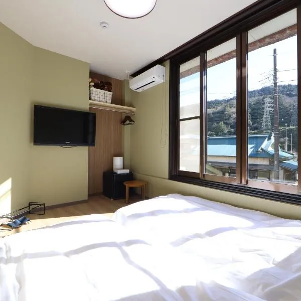 ホテル山賊, hotel v destinaci Odawara