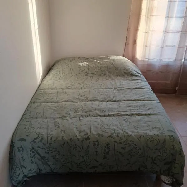 Séduisant studio confortable, hotel in Orléans