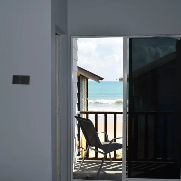 Beach Shack Loft Side Seaview, hotel in Tioman Island