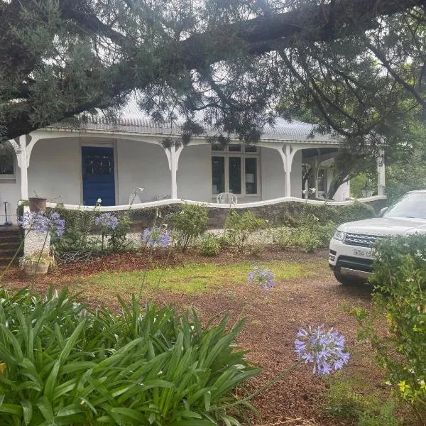 Belmore Cottage - Historic home in Central South, hotel in Armidale