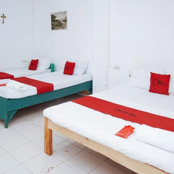 RedDoorz at St Anthony Beach Resort, hotel v destinaci Asturias