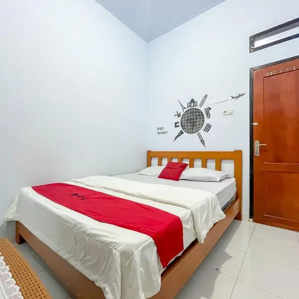 RedDoorz Syariah at Home Ampana Guest House Ampana Kota, hotel a Dondo