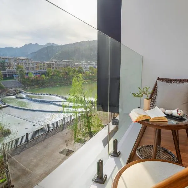 Zhangjiajie National Park East Gate Happy Hotel-River View&City Center&Book Tickets&English Speaking&Free Laundry, hotell i Hanqiyu