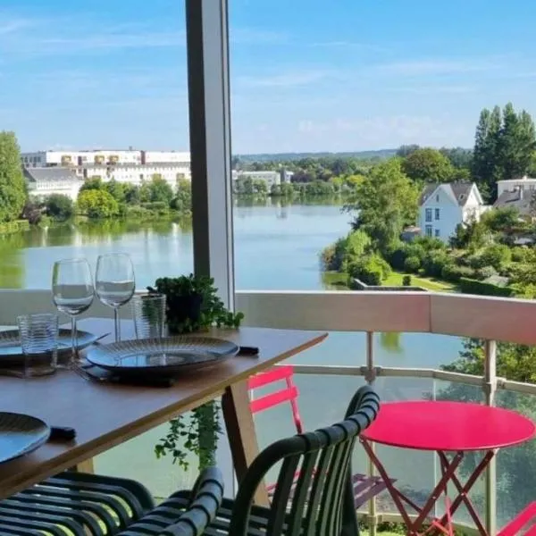 centre ville, T2, superbe vue, parking privé โรงแรมในวานส์