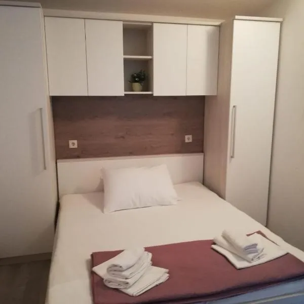 Apartmani Kristina, hotel v Drveniku
