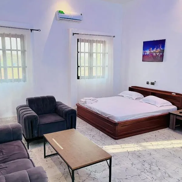 Les Résidences Terre Royale, hotel u gradu Sokouhoué
