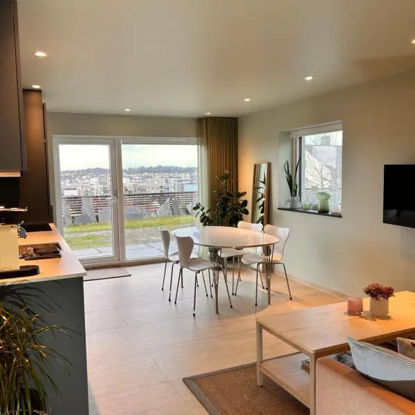 Apartment with garden and sea view, hotel in Haugesund