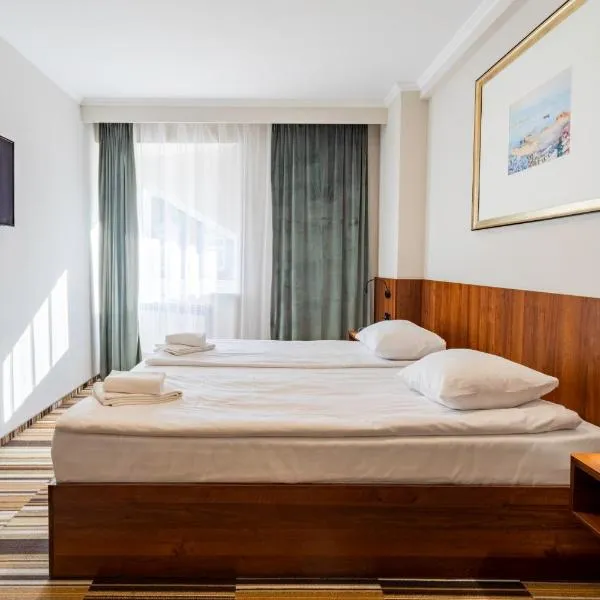 Hit Hotel, hotel ve Varšavě