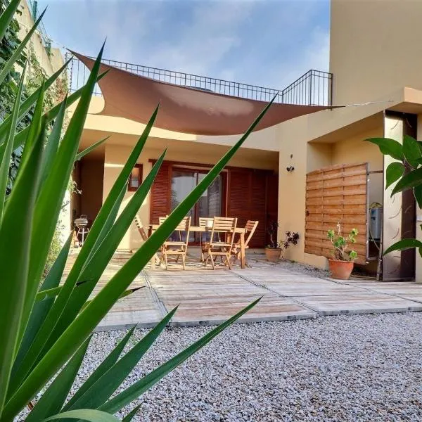 Maison U CASTAGNU, hotel v destinaci Santa-Reparata-di-Balagna