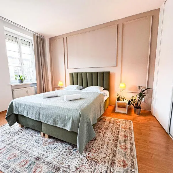 Gorgeous City Centre Apartment Bratislava with Free Parking Space: Staré Mesto şehrinde bir otel