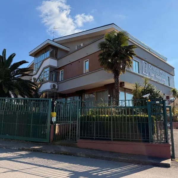 Cristal Hotel, hótel í Manocalzati