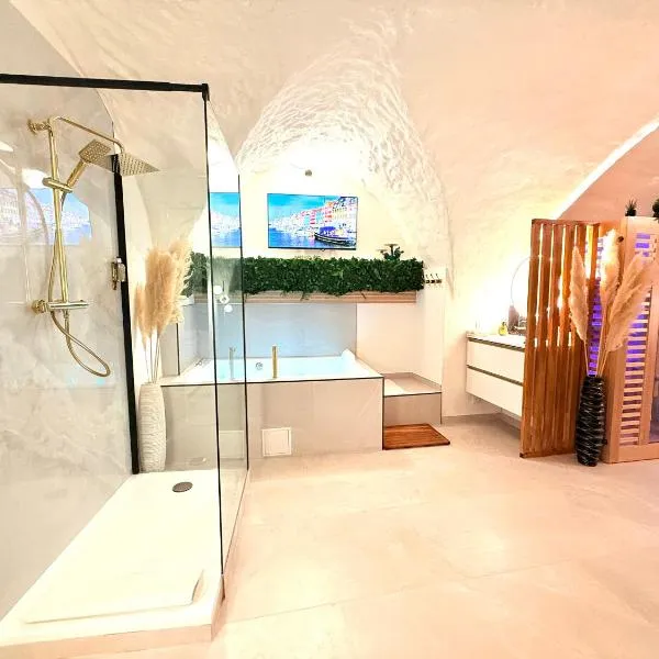 Suite Privative Spa Jacuzzi Sauna - Proche Montpellier, hotel in Gignac