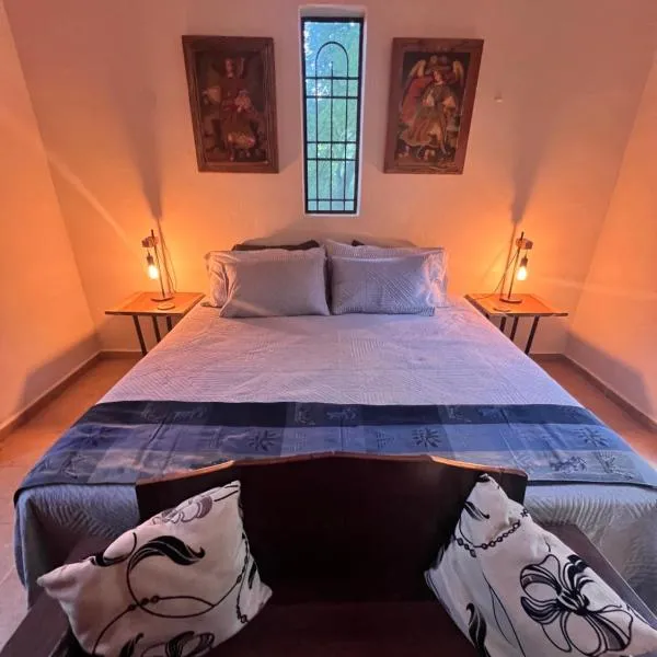 Casa Ake, hotel Aké városában