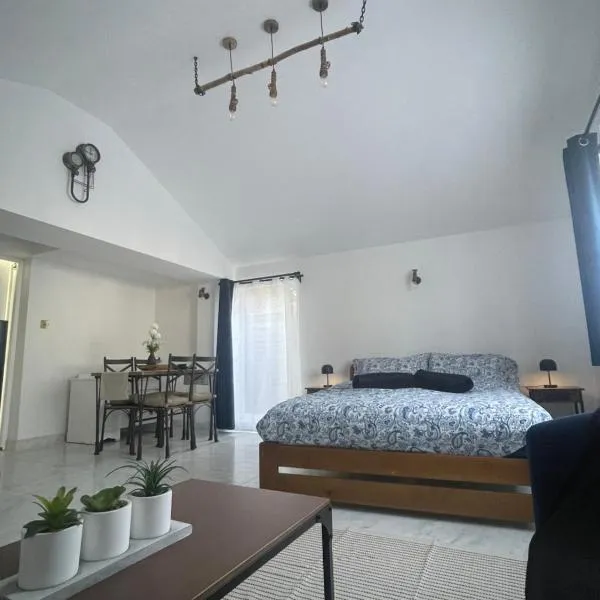 New luxurious and spacious guest suite in Banstead、Bansteadのホテル