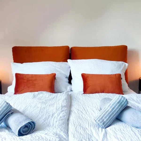 Zentral und ruhig mit Küche, gemütliches Bett, hotel in Bad Schmiedeberg