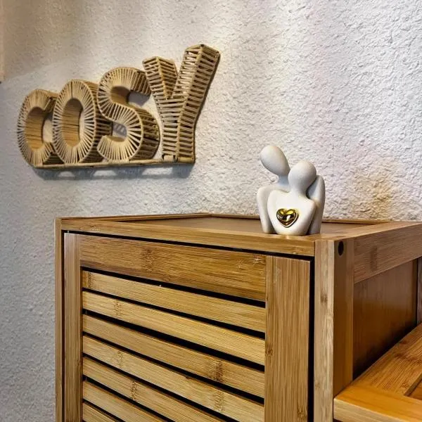 Studio le Cosy - Bourgoin Centre, hotel v destinaci Bourgoin