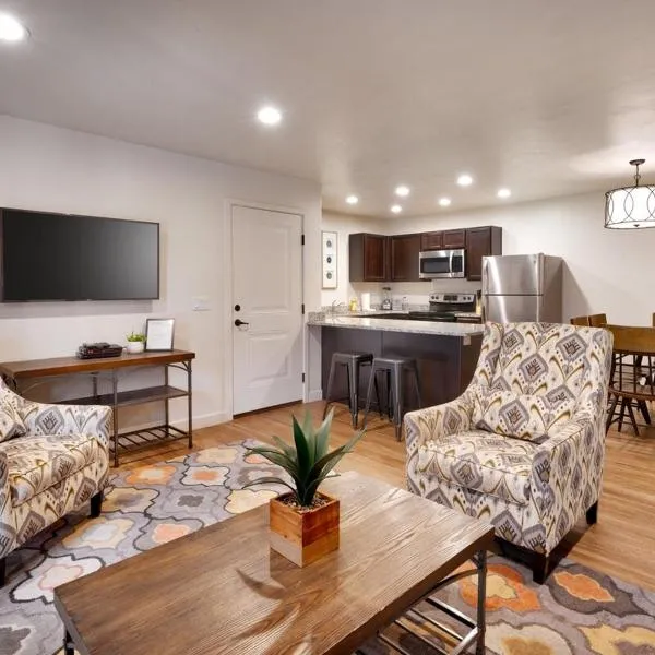 6D Moab RedCliff Condo Pet Friendly Pool and Hot Tub, hotel v destinaci Moab