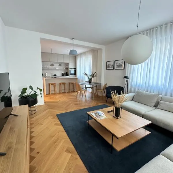 Bratislava OLDTOWN Apartment 130m2 ,60m2 terrace and 2 bathrooms, hotel v destinaci Bratislava