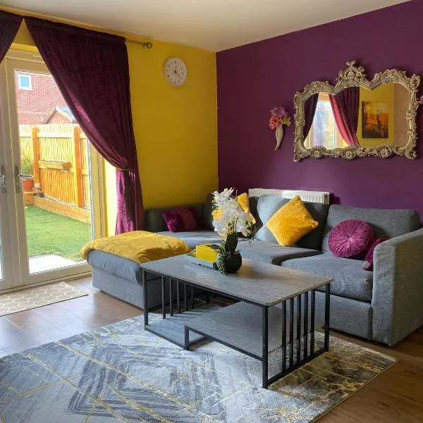 1 minute walk to Liverpool Stadium Free Private Parking, Anfield Liverpool Entire House, hotel v destinaci Liverpool