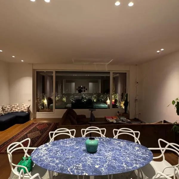Luxury attic in the city - garage prenotabile, hotel in Parma