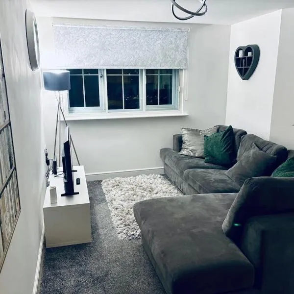 1 bed apartment next to train station, hotel v destinaci Mirfield