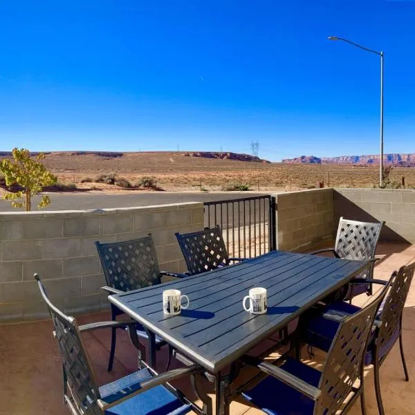 Local VIEW Pet Friendly BOAT Parking Close to Antelope Canyon HorseshoeBend, hotel v destinaci Page