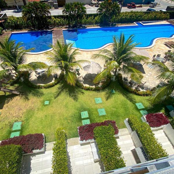 Laguna Beach vista para a piscina