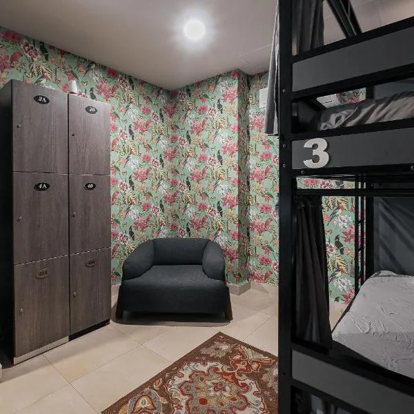 Cozy Bed in mixed room, hotel sa Mexico City