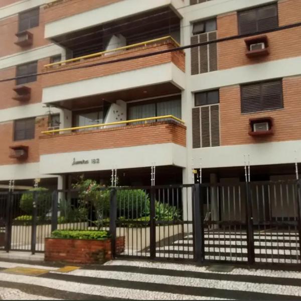 Apto com 3 suítes Guarujá