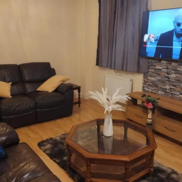 Mekees Luxury Apartment, hotel v destinaci Tipton