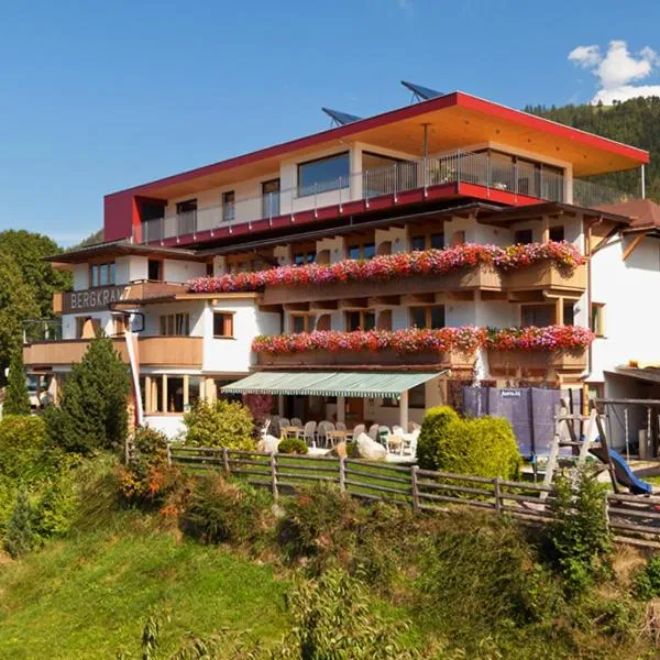 Hotel Bergkranz, hotel di Kampl