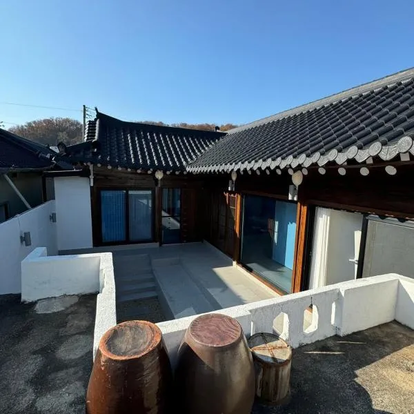 House Taehwa Hanok Stay, hotel in Andong