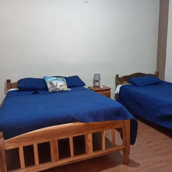 Ibania Hostal, hotel in Tamanique