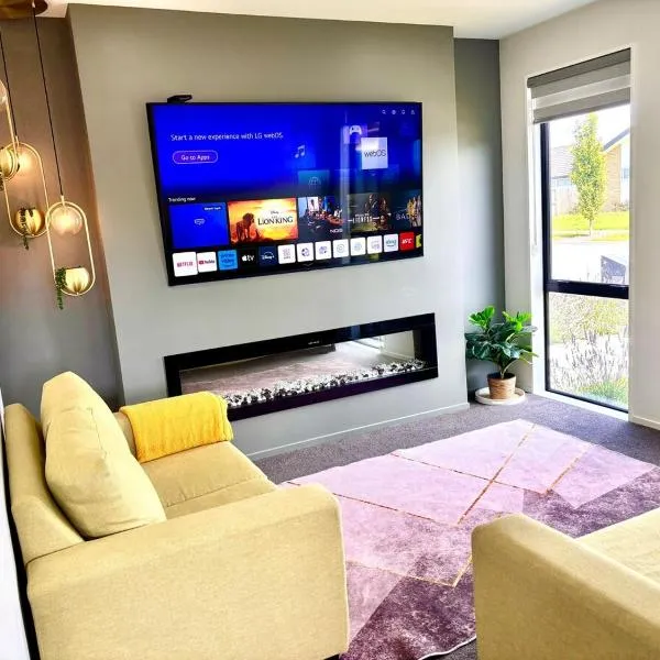 Modern three bedroom house, hotel in Christchurch