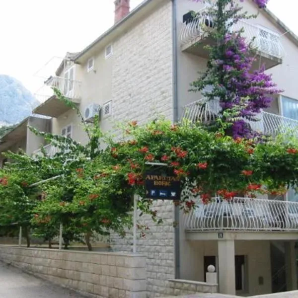 Apartment Lidija, hotel v Podgore