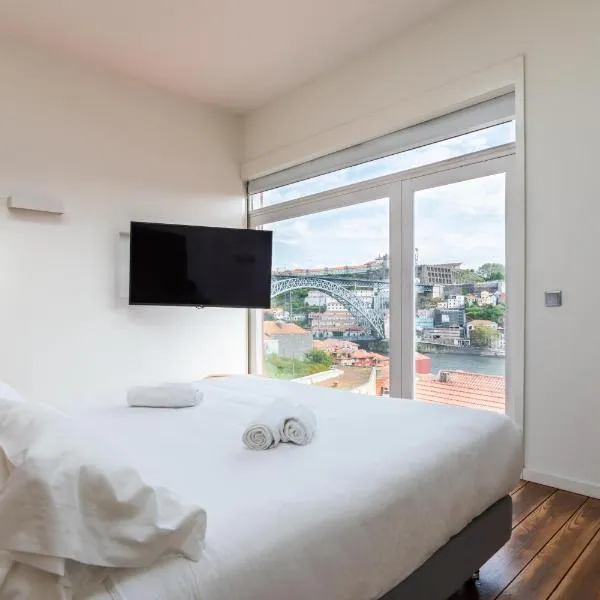 The Central House Porto Ribeira, hotel v Portu