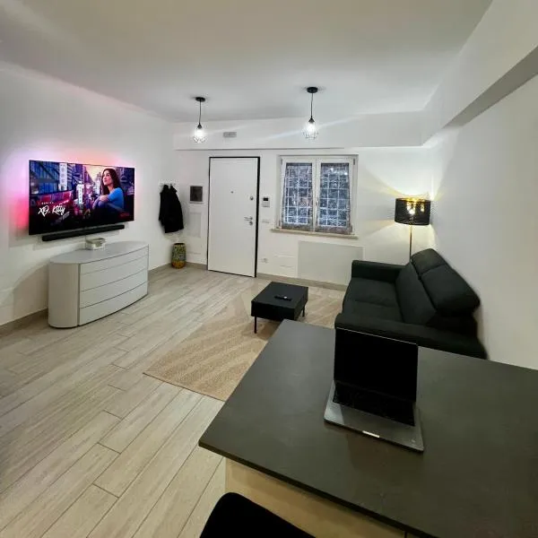 Elegant & Spacious 2BR 2BA Unit with Private Patio、ローマのホテル