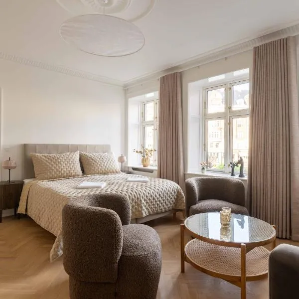 Lovely Apartment by w Bathtub and Balcony، فندق في كوبنهاغن
