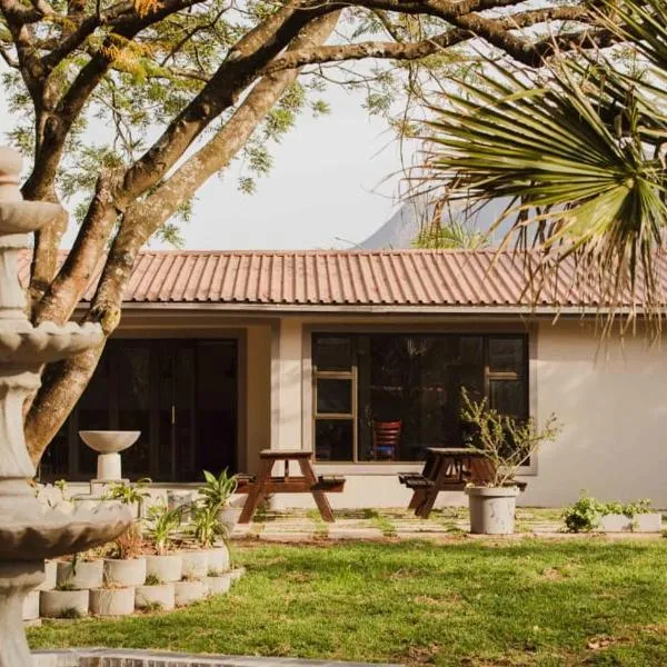 The Calabash Lodge And Restaurant, khách sạn ở Ezulwini