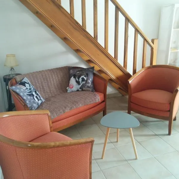 Studio centre ville 2e etage SANS ASCENSEUR, hotel v destinaci Cavaillon