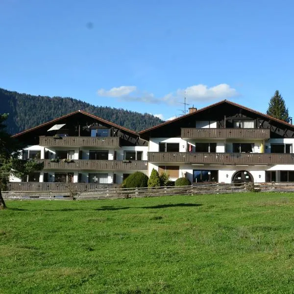 Ferienwohnung Farchanter Alm mit Schlafzimmer, Wohnzimmer und Schlafnische, hotel v destinaci Farchant