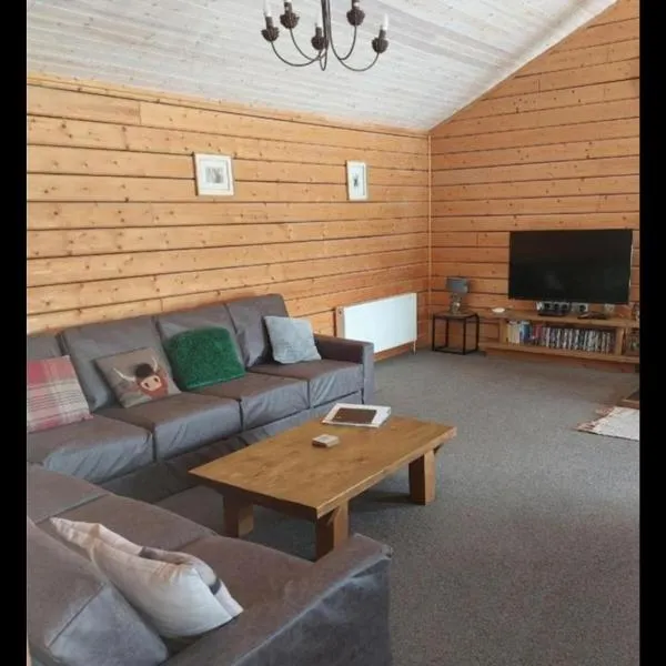 Owl Cabin, hotel in Llanbrynmair