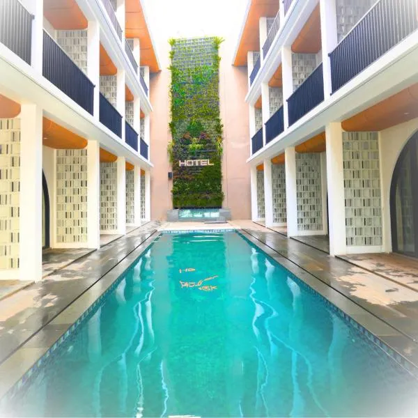 Suites5 Hotel, hotel v destinaci Uluwatu